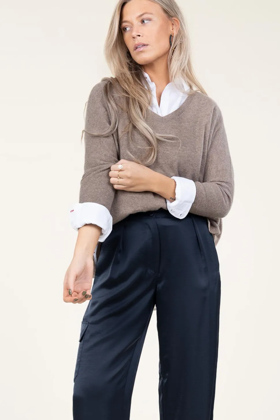 Cashmere Sweater Camille | Beige... | Absolut Cashmere | Little Soho