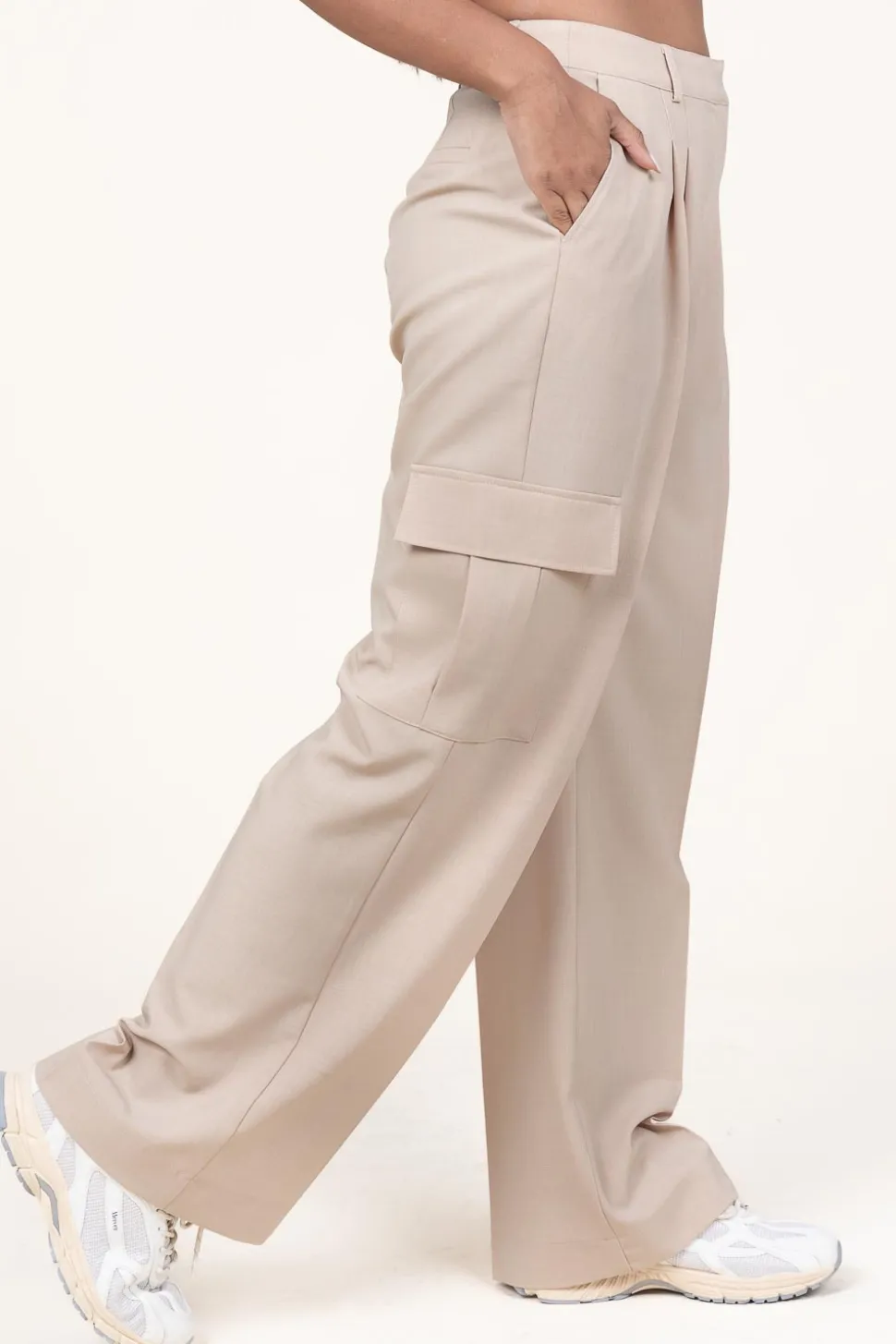 Pleated Cargo Trousers Louise | Beige... | Herskind | Little Soho