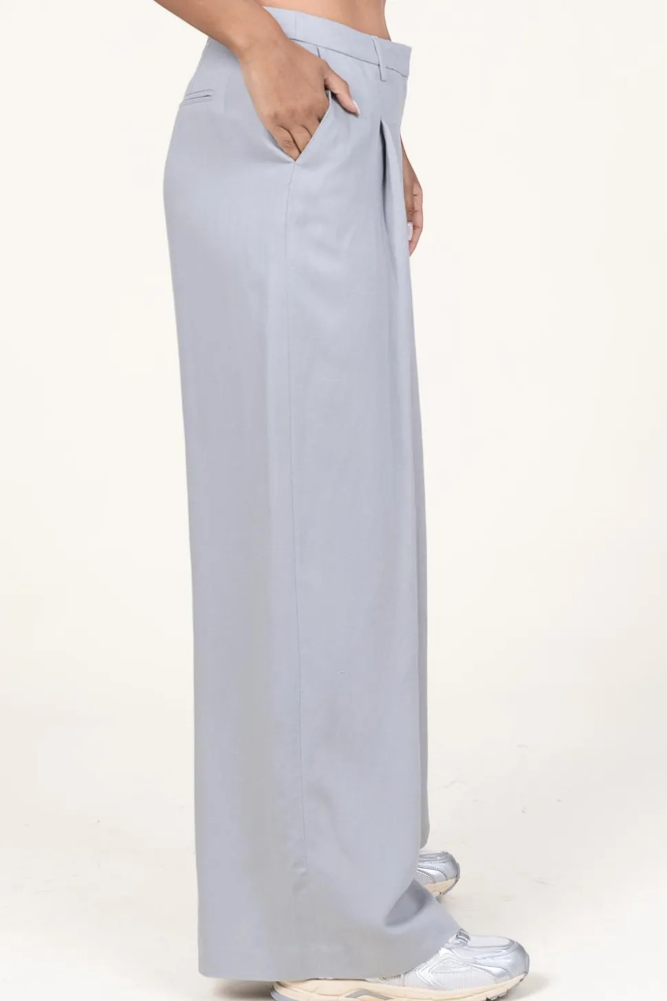 Pleated Trousers In Linenblend Lotus | Grey... | Herskind | Little Soho