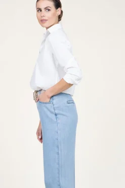 Poplin Boyfriend Blouse Iconic | White... | Moment Amsterdam | Little Soho