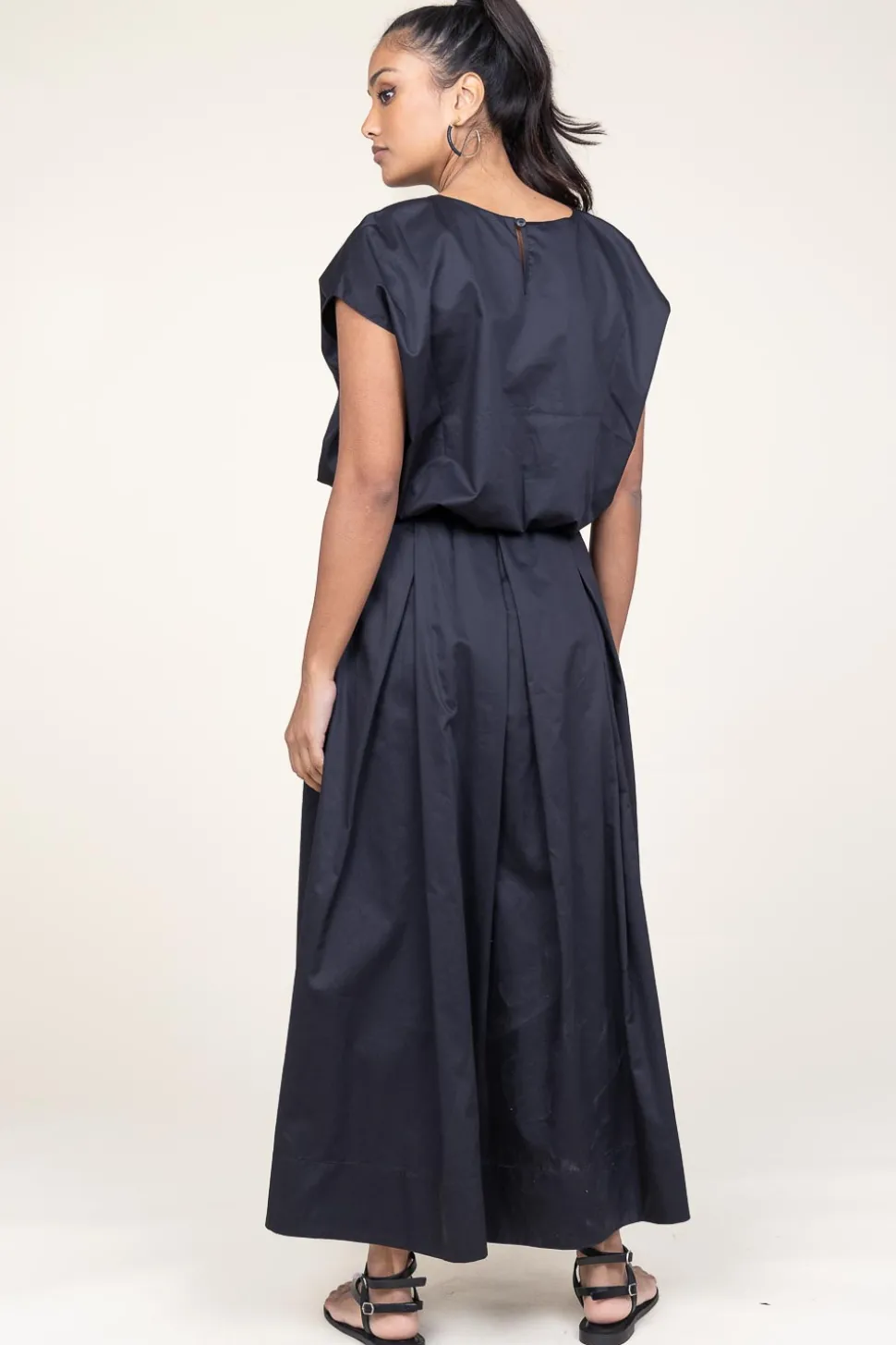 Poplin Maxi Skirt With Pockets Kelly | Black... | Devotion | Little Soho