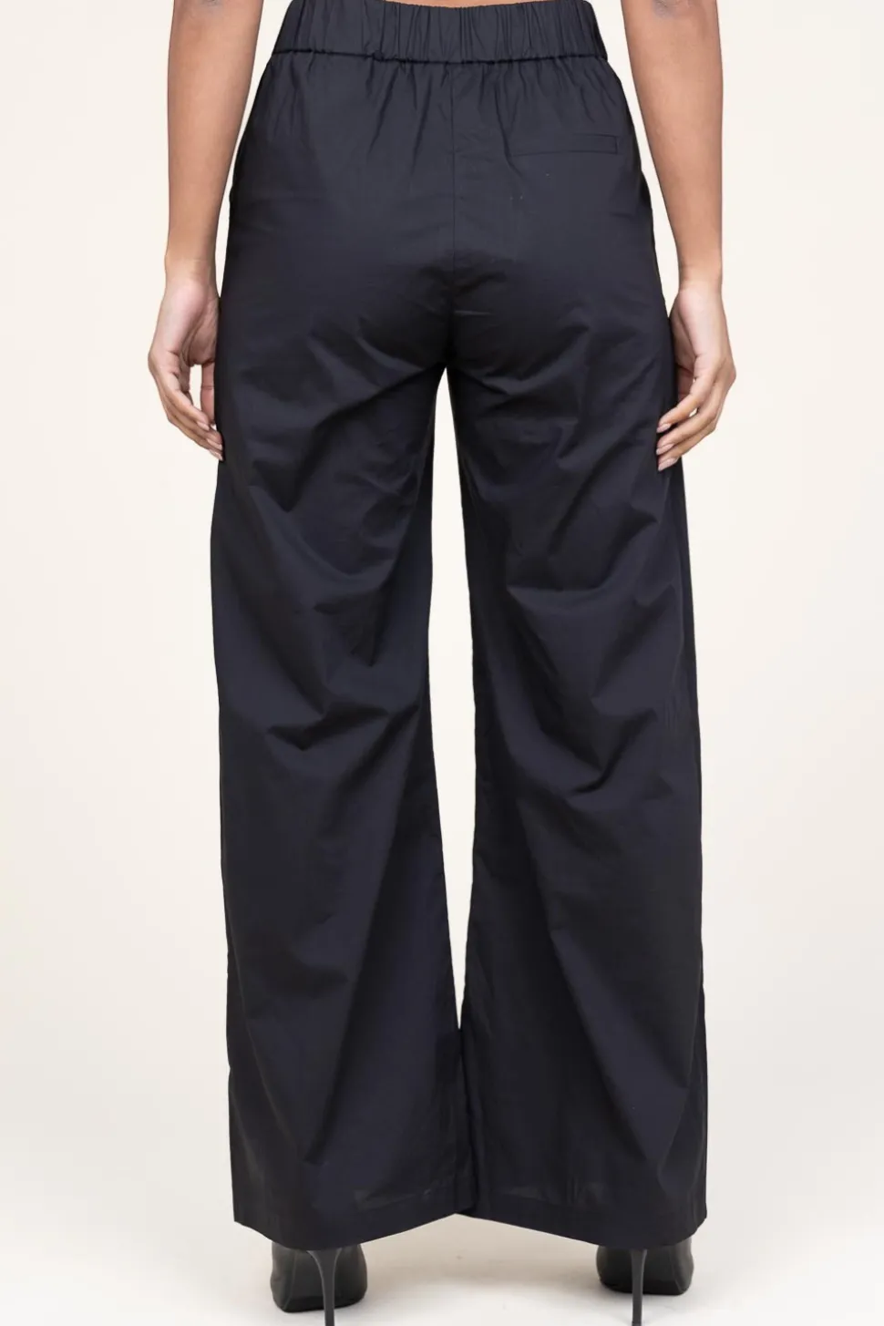 Poplin Wide Leg Trousers Johan | Black... | Suncoo | Little Soho