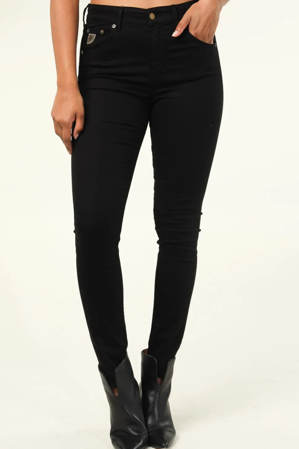 Skinny Jeans Celia L32 | Black... | Lois Jeans | Little Soho