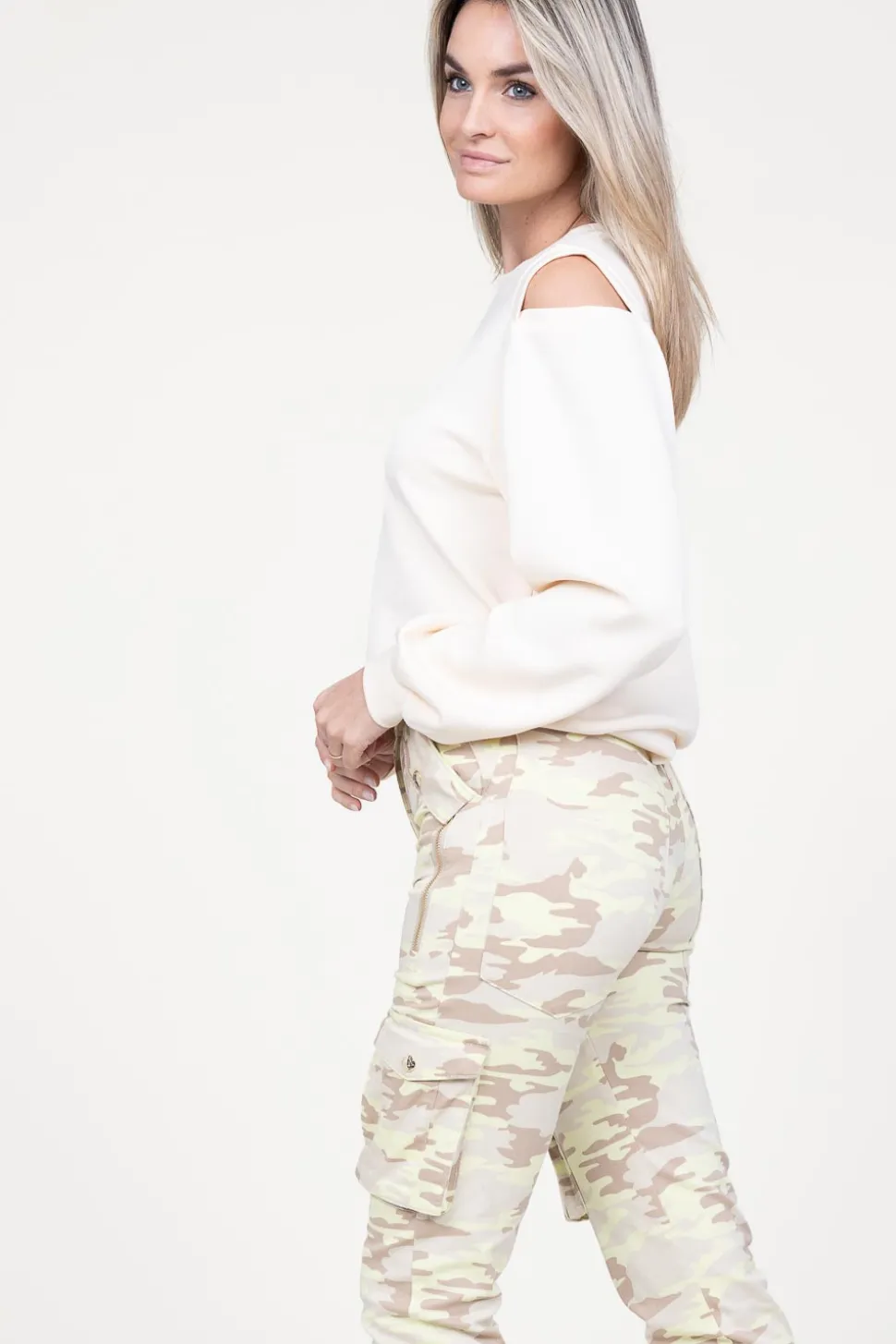 Soft Cut-Out Sweater Gioya | Natural... | Aaiko | Little Soho