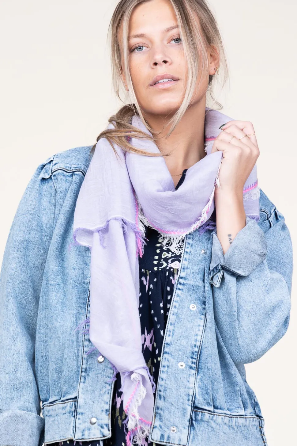 Soft Scarf With Frills Saar | Purple... | Moment Amsterdam | Little Soho