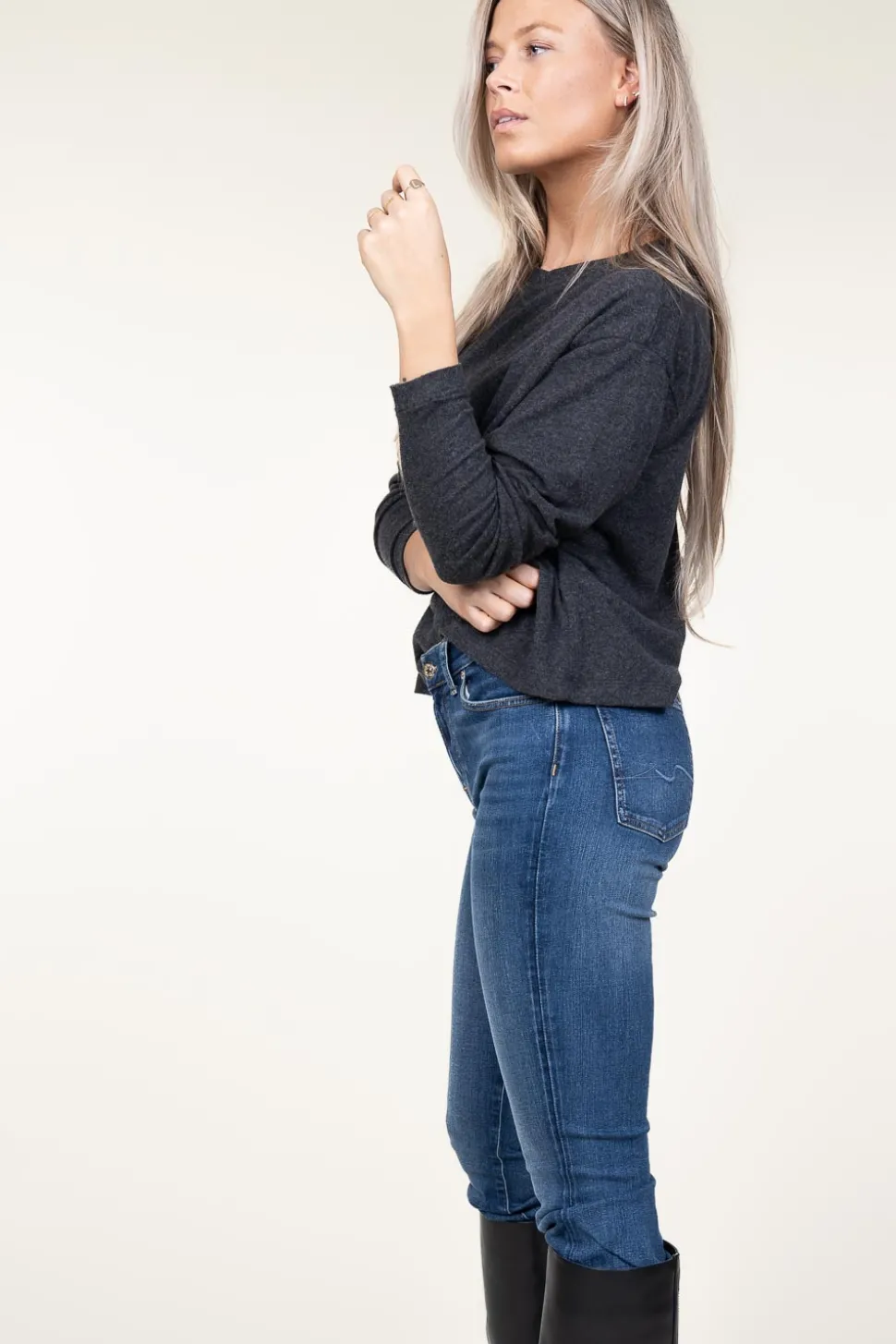 Super Soft Sweater Heather | Black... | American Vintage | Little Soho