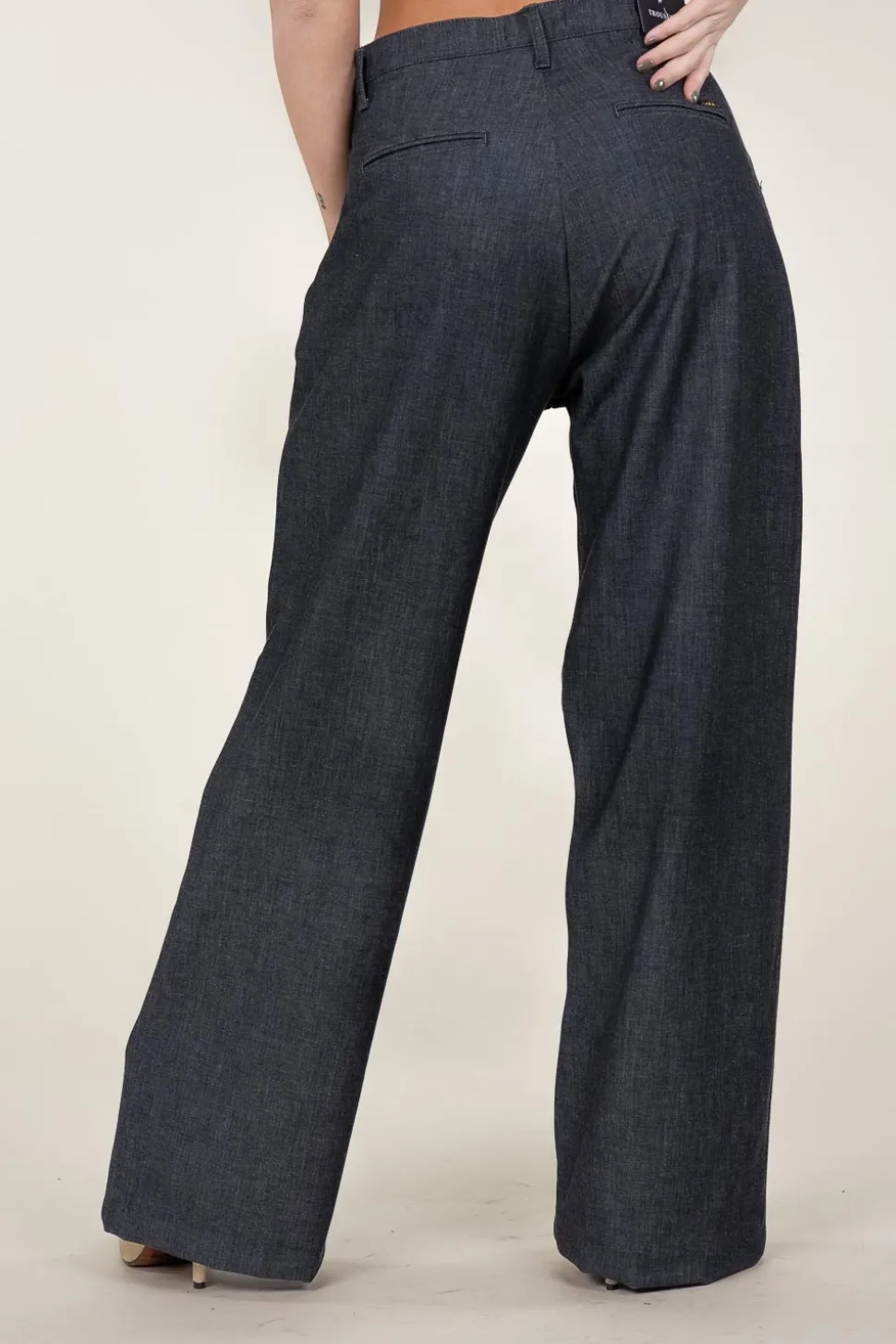 Wide Leg Pants Skater City L32 | Grey... | Lois Jeans | Little Soho